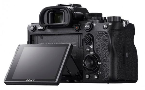 Giá bán dành cho Sony A7R IV lên đến 3.500 USD 