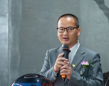 Ông Đinh Trí Dũng - Giám đốc thương hiệu Arena Multimedia phát biểu trong buổi lễ khai trương Arena Trần Phú.