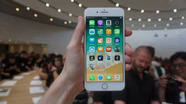 Apple sẽ ra tiếp một smartphone tầm trung