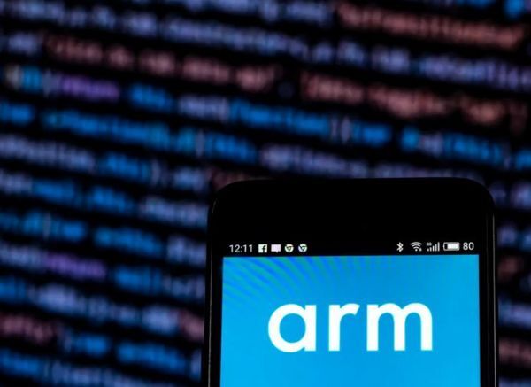 SoftBank cân nhắc bán lại hoặc IPO công ty thiết kế chip ARM