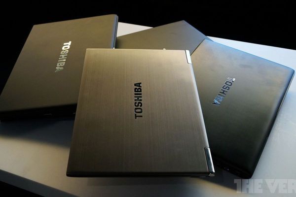 Toshiba đã bán toàn bộ phần còn lại của mảng kinh doanh laptop cho Sharp