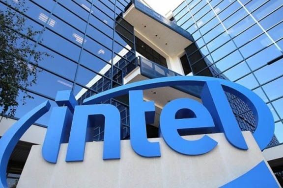Sự bền bỉ kéo dài gần 50 năm của Intel đã bị phá vỡ trong vòng hai tuần