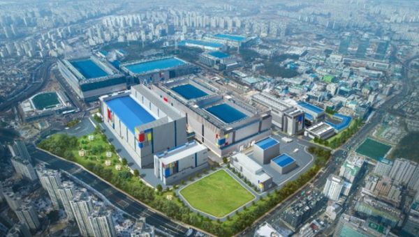 Samsung trước đó đã sản xuất bộ vi xử lý 7nm và 5nm tại dây chuyền sản xuất EUV của mình ở Hwaseong, Hàn Quốc