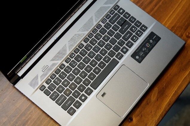 Laptop Gaming Acer anh 5