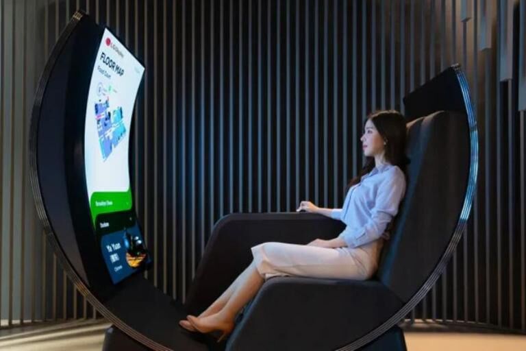 LG trình diễn ý tưởng màn hình OLED dẻo tại CES 2022 - ảnh 1