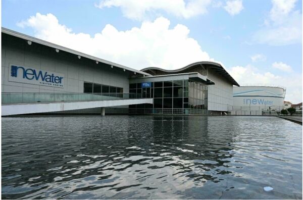 Trung tâm của hệ thống tái chế của Singapore là Nhà máy cải tạo nước Changi công nghệ cao trên bờ biển phía đông Singapore. Ảnh: AFP.