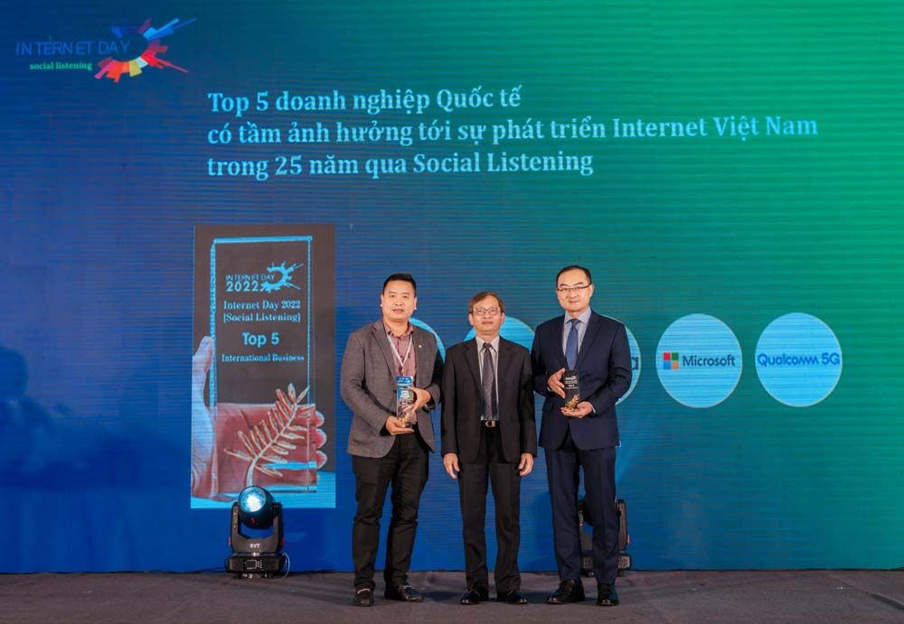 Huawei Việt Nam nhận giải thưởng Top 5 Doanh nghiệp Quốc tế có tầm ảnh hưởng tới sự phát triển Internet Việt Nam