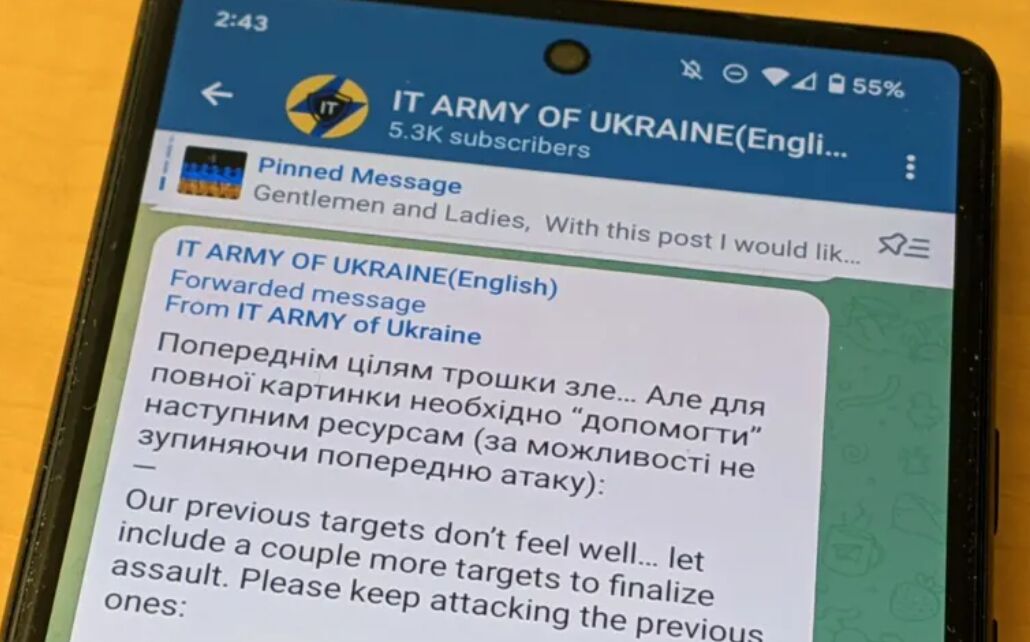 “Đội quân IT của Ukraine” kêu gọi người dùng tiến hành các cuộc tấn công mạng vào các tổ chức của Nga thông qua ứng dụng Telegram - Ảnh: Nikkei Asia