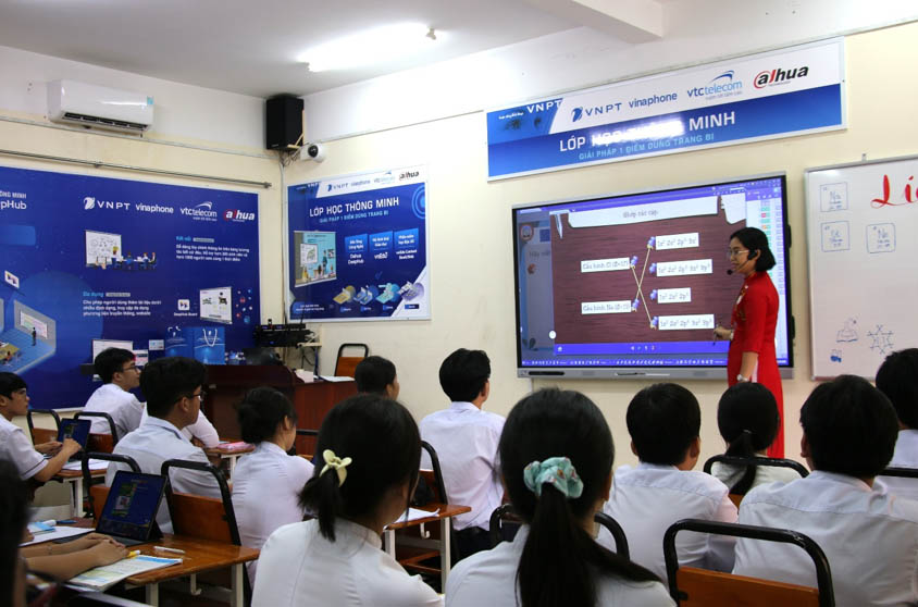 VNPT khai trương Phòng học thông minh tại trường PTTT Đào Sơn Tây