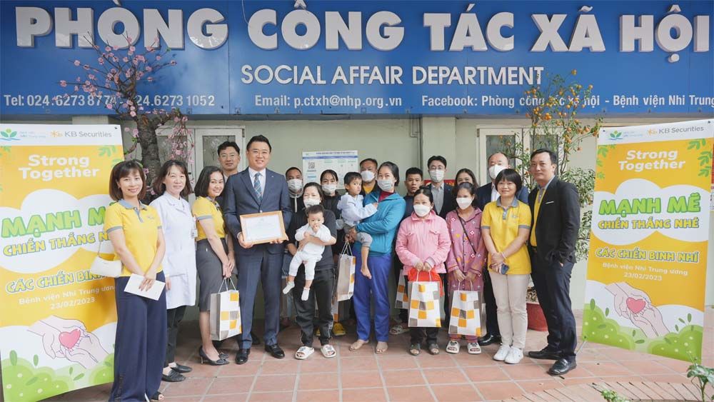 Chứng khoán KB Việt Nam tiếp sức các bệnh nhi