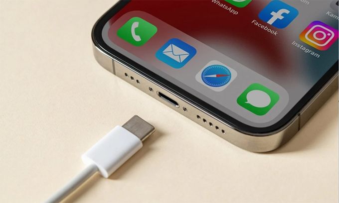 EU cảnh báo Apple về vấn đề liên quan đến cổng USB-C