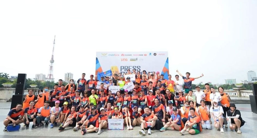 Press Marathon 2023: PV chinh phục 21.6km để chúc mừng "Ngày của nghề"