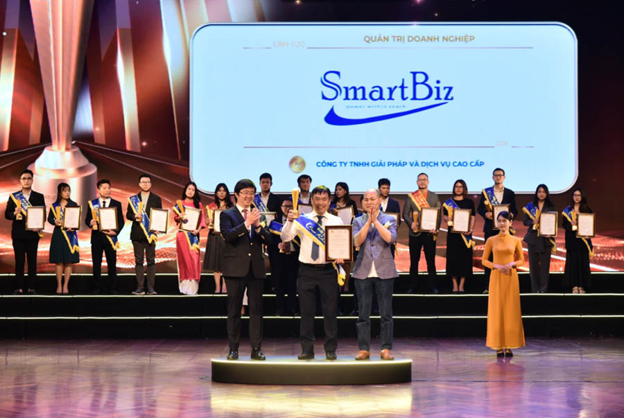 SmartBiz được vinh danh Sản phẩm xuất sắc của ngành phần mềm, CNTT Việt Nam và được công nhận đạt Giải thưởng Sao khuê năm 2024