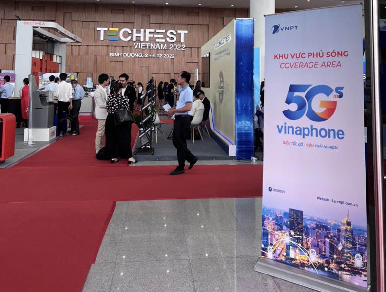 Tận mục trải nghiệm công nghệ VinaPhone 5G với các thiết bị tiên tiến nhất tại Techfest Việt Nam 2022