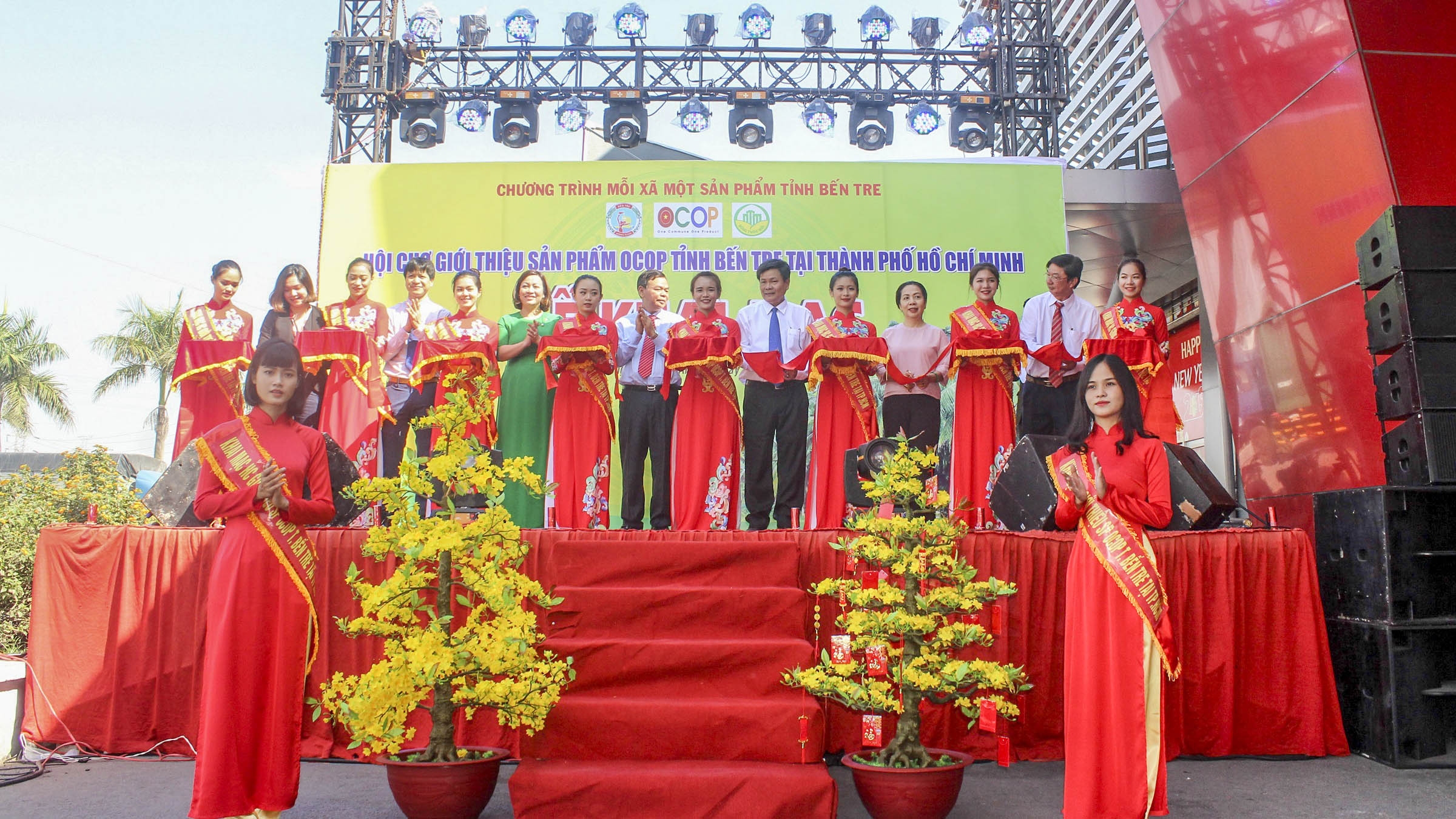 Lễ khai mạc Hội chợ Giới thiệu sản phẩm OCOP tỉnh Bến Tre tại Thành phố Hồ Chí Minh