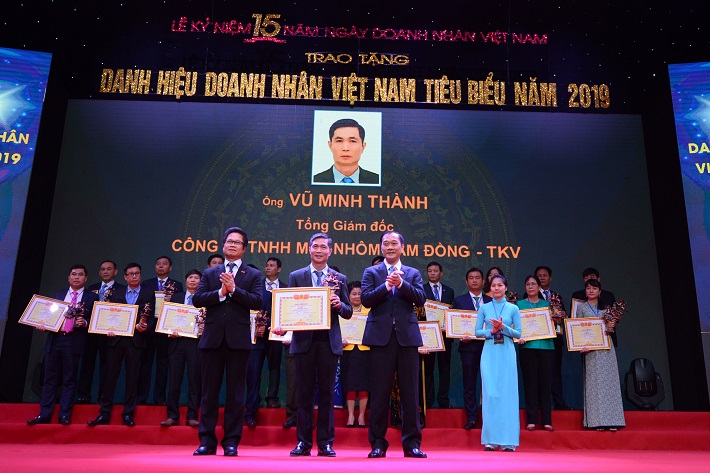 Ông Vũ Minh Thành - Tổng giám đốc Công ty vinh dự nhận Danh hiệu