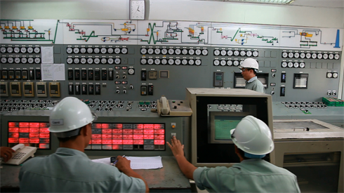 Phòng điều khiển trong nhà máy của Công ty phân bón Việt Nhật