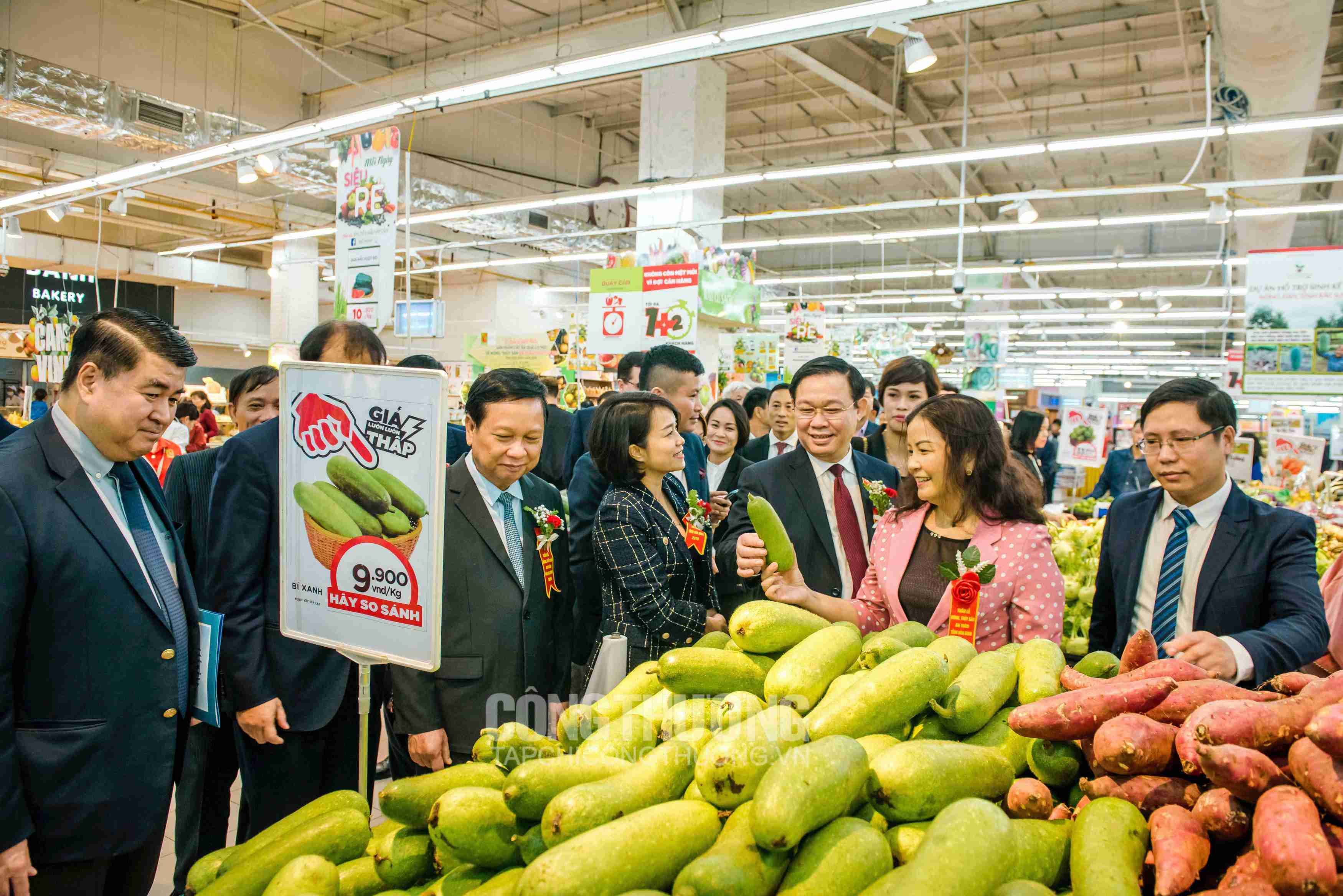 Tuần lễ giới thiệu Sản phẩm cây ăn quả có múi và nông thủy sản an toàn, chất lượng tỉnh Hòa Bình năm 2019