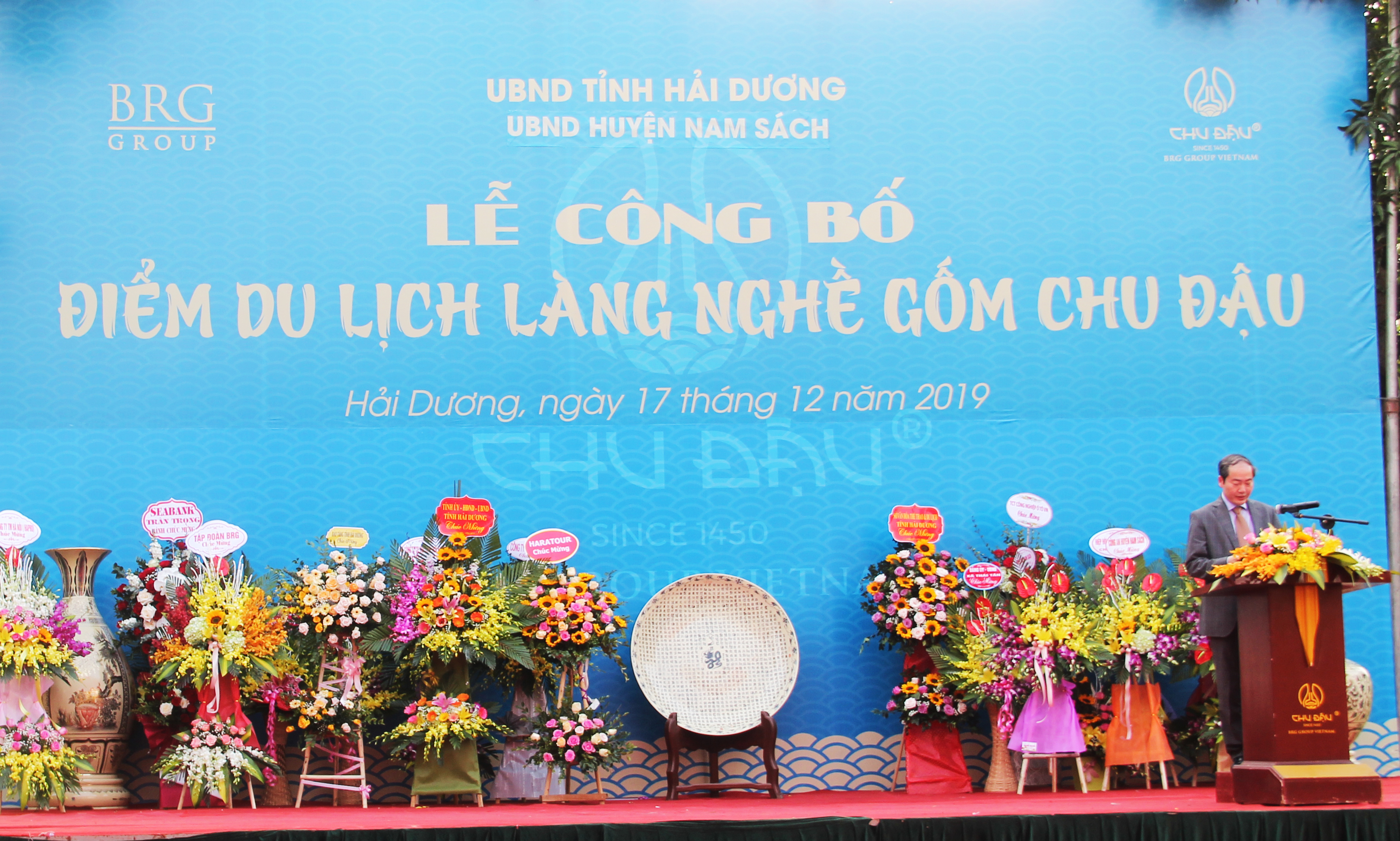 Ông Vũ Thanh Sơn - Tổng giám đốc TCT thương mại Hà Nội (Hapro) phát biểu tại buổi lễ 	