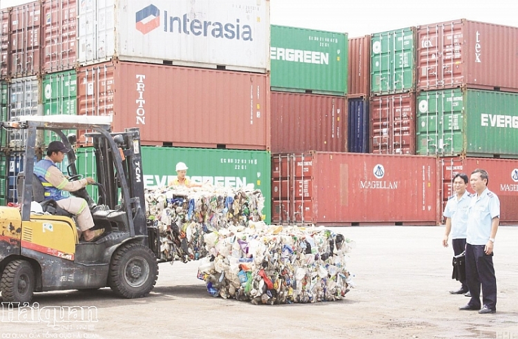Rác thải nhựa không đủ điều kiện nhập khẩu bị Hải quan Hải Phòng phát hiện, bắt giữ
