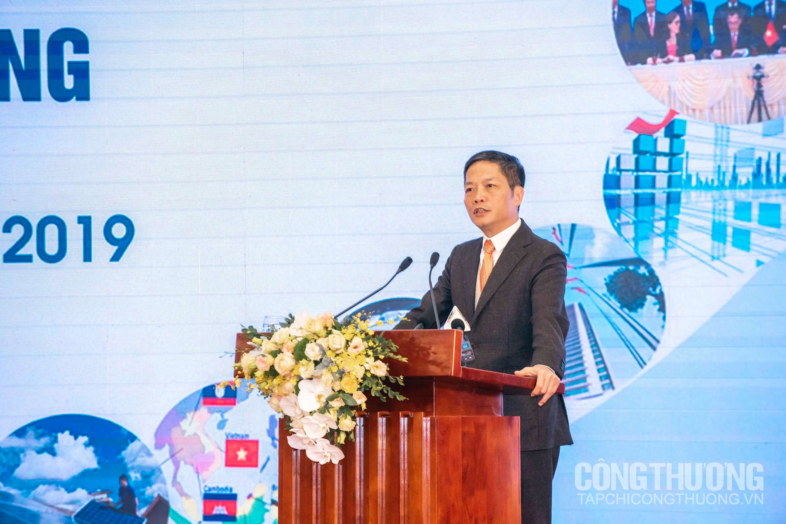 Bộ trưởng Trần Tuấn Anh báo cáo tại Hội nghị