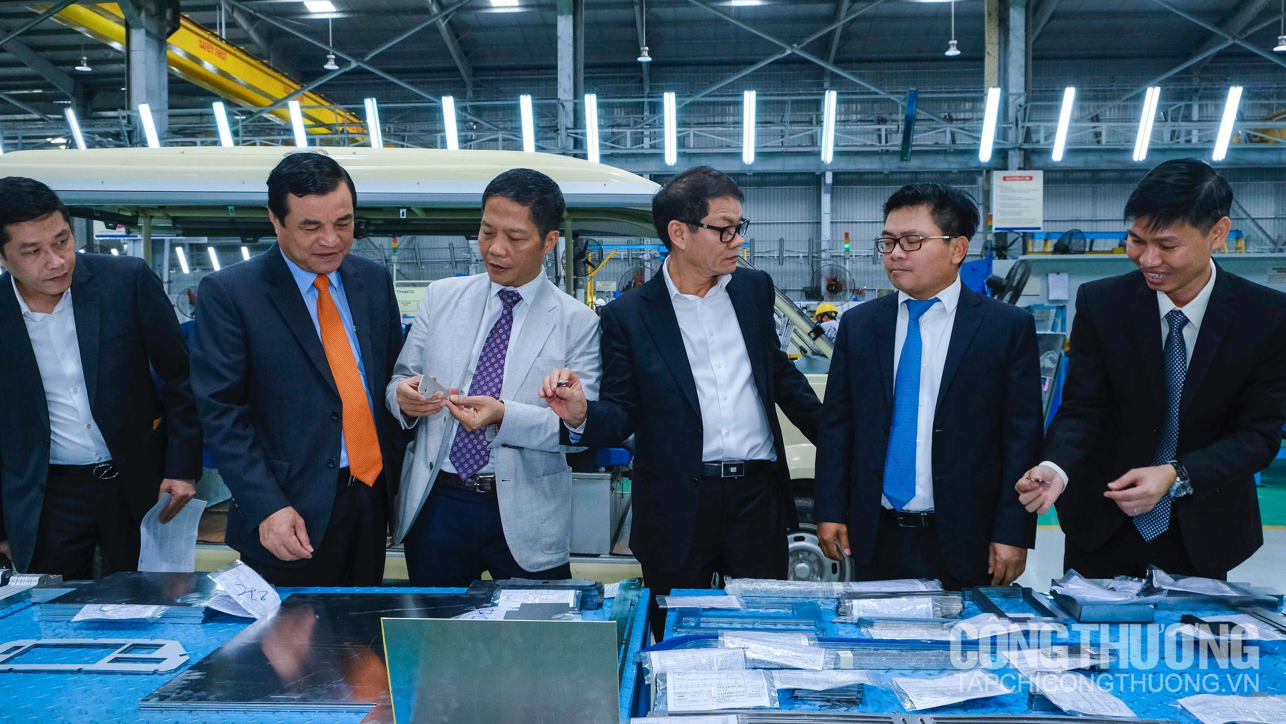 Đoàn công tác Bộ Công Thương thăm quan hoạt động sản xuất lắp ráp tại nhà máy Công ty Cổ phần Ô tô Trường Hải (THACO)