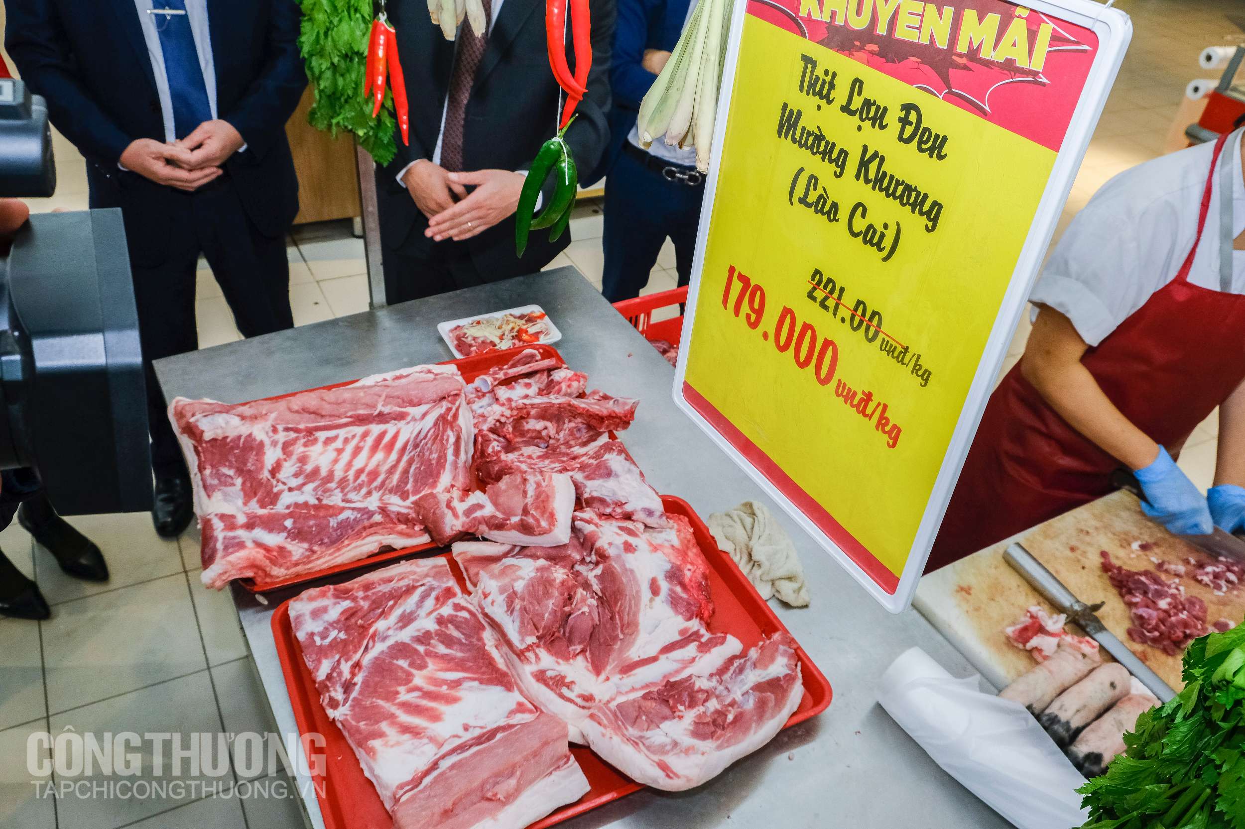 Sản phẩm thịt lợn đen Mường Khương hiện đã được đưa vào tiêu thụ trong hệ thống siêu thị Big C