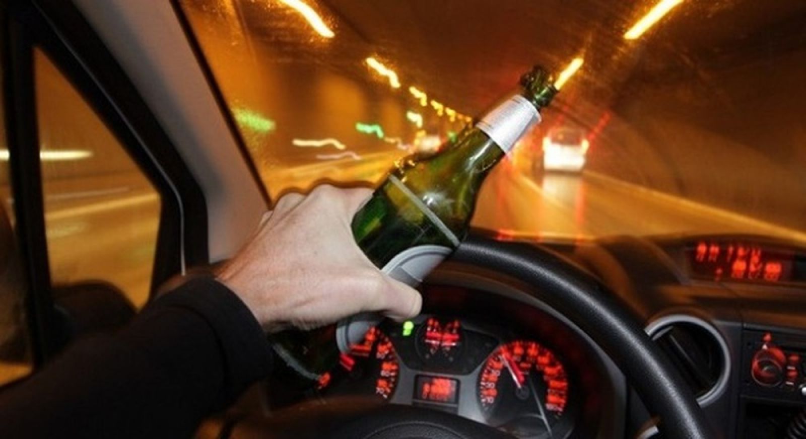 Nhiều người biết tác hại của rượu bia khi lái xe nhưng vẫn... uống