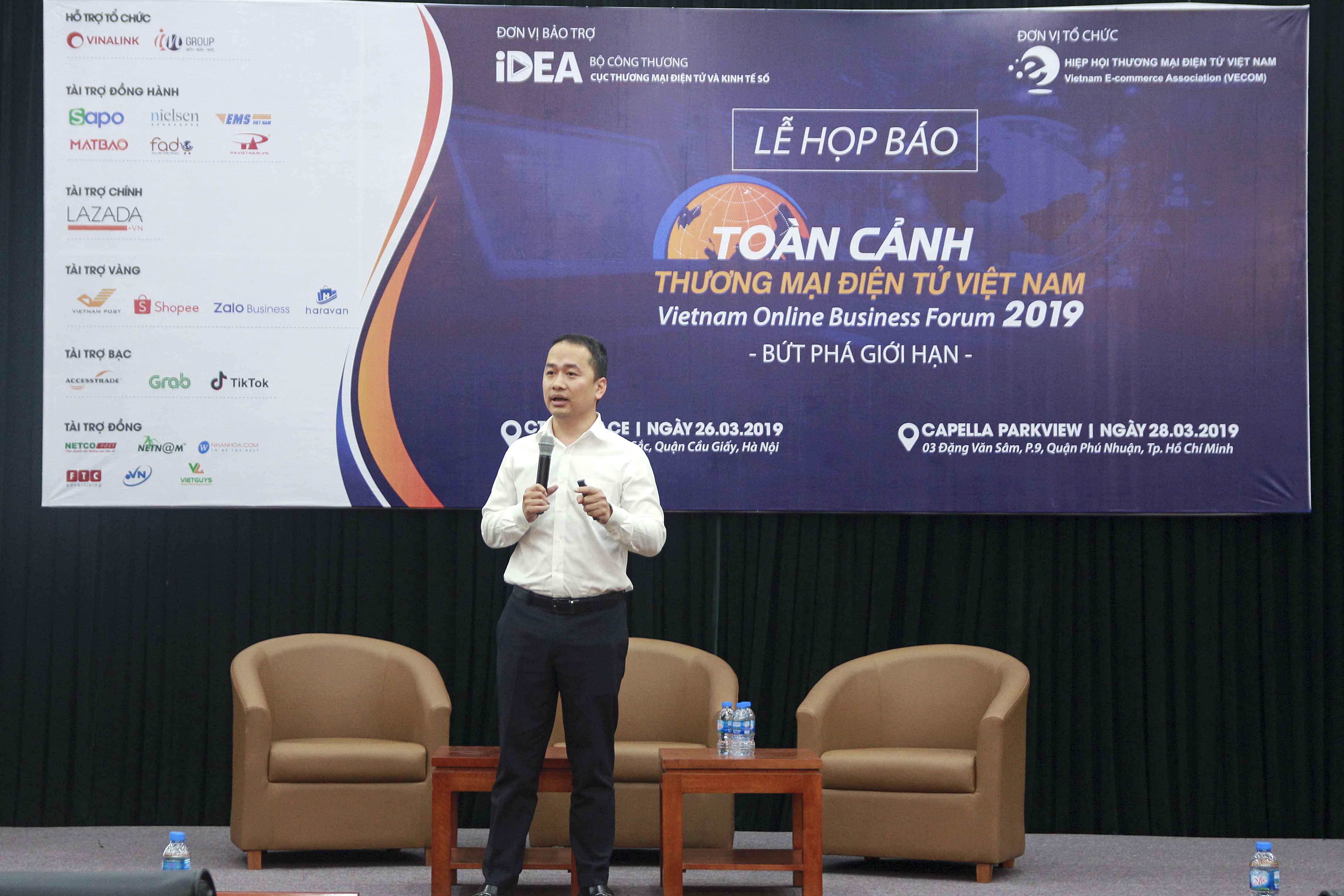 Ông Nguyễn Kỳ Minh - Giám đốc Trung tâm Phát triển Thương mại điện tử EcomViet tại Họp báo Diễn đàn Toàn cảnh Thương mại điện tử Việt Nam 2019