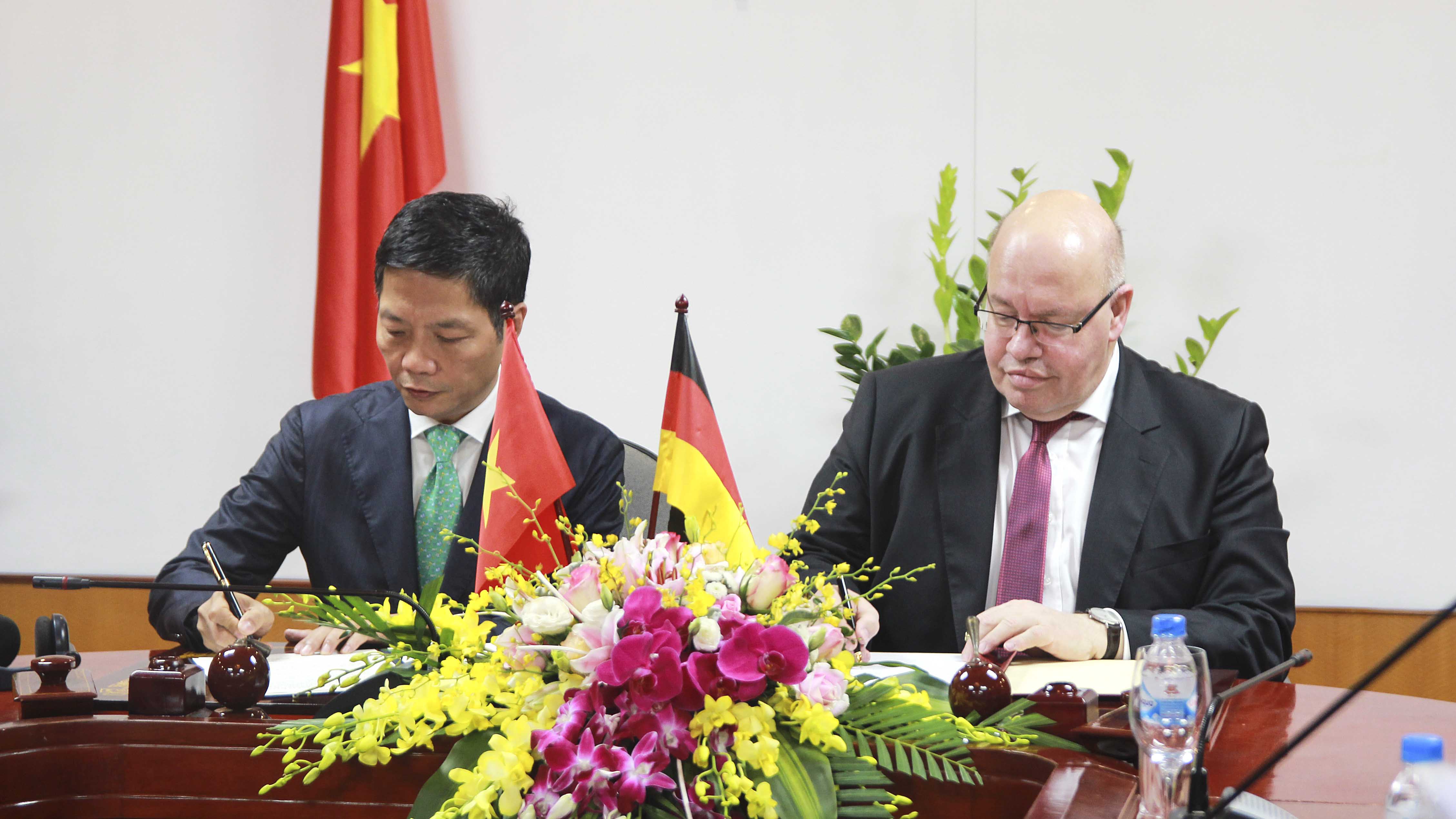 Ký kết Tuyên bố chung giữa Bộ Công Thương Việt Nam và Bộ Kinh tế và Năng lượng Liên bang Đức