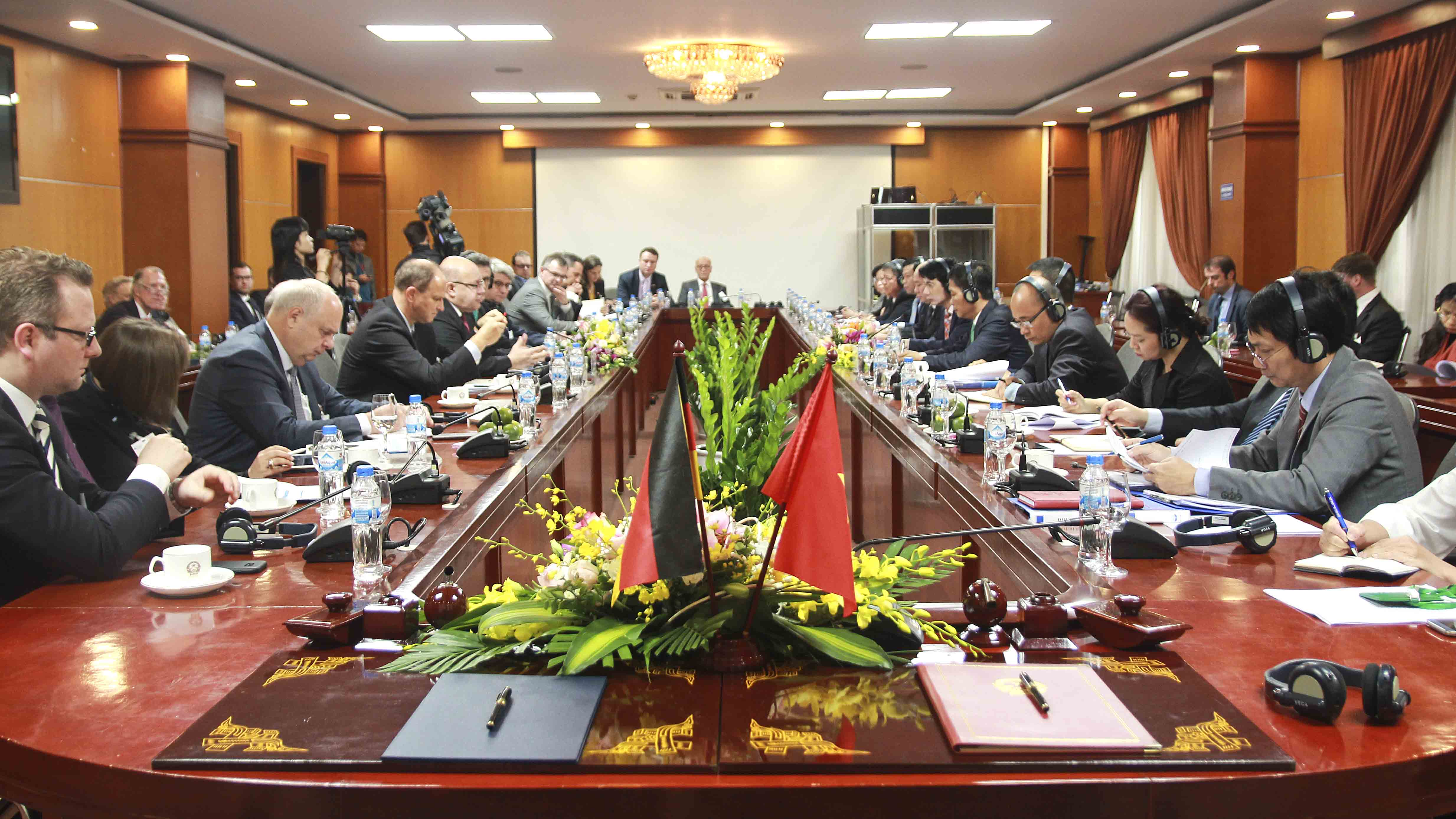 Tuyên bố chung được hy vọng sẽ thúc đẩy mạnh mẽ hơn nữa quan hệ kinh tế, thương mại, công nghiệp song phương Việt - Đức