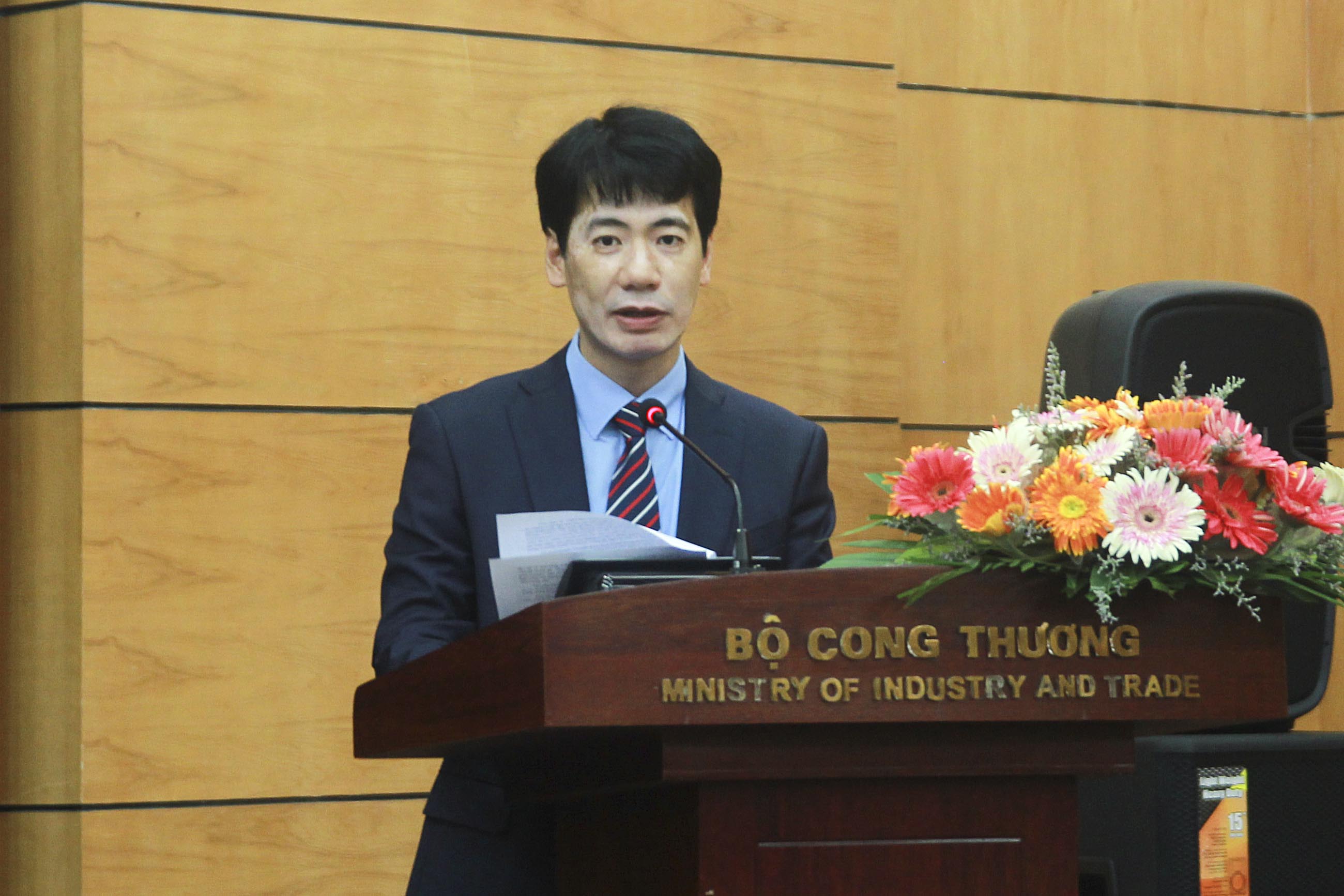 Ông Tạ Hoàng Linh - Vụ trưởng Vụ Thị trường châu Âu - châu Mỹ (Bộ Công Thương) phát biểu tại Hội thảo “Hiệp định CPTPP: Mở rộng chân trời kinh doanh Việt Nam - Canada”
