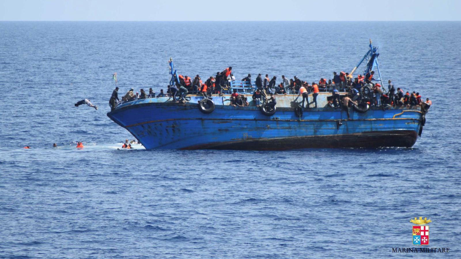 Tàu tị nạn Châu phi
