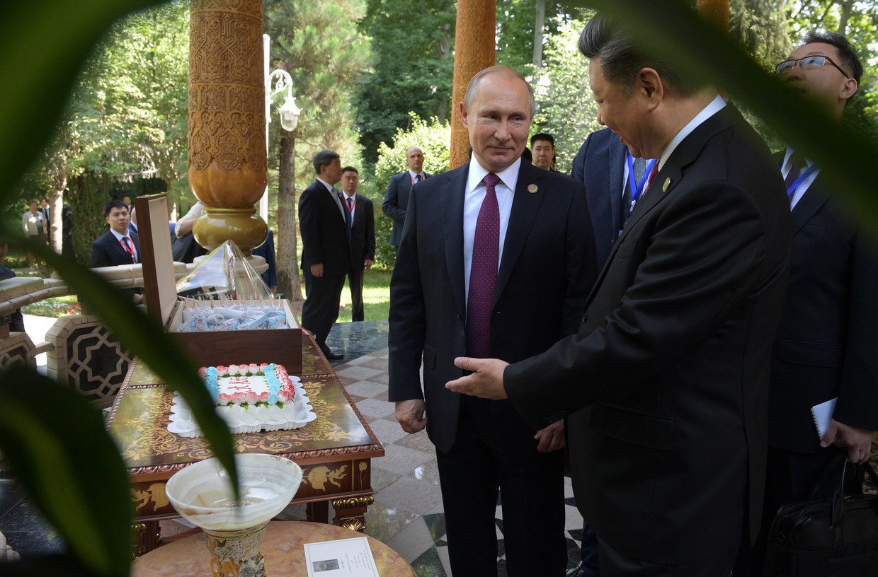 Tổng thống Nga Putin tặng thùng kem que mừng sinh nhật ông Tập Cận Bình