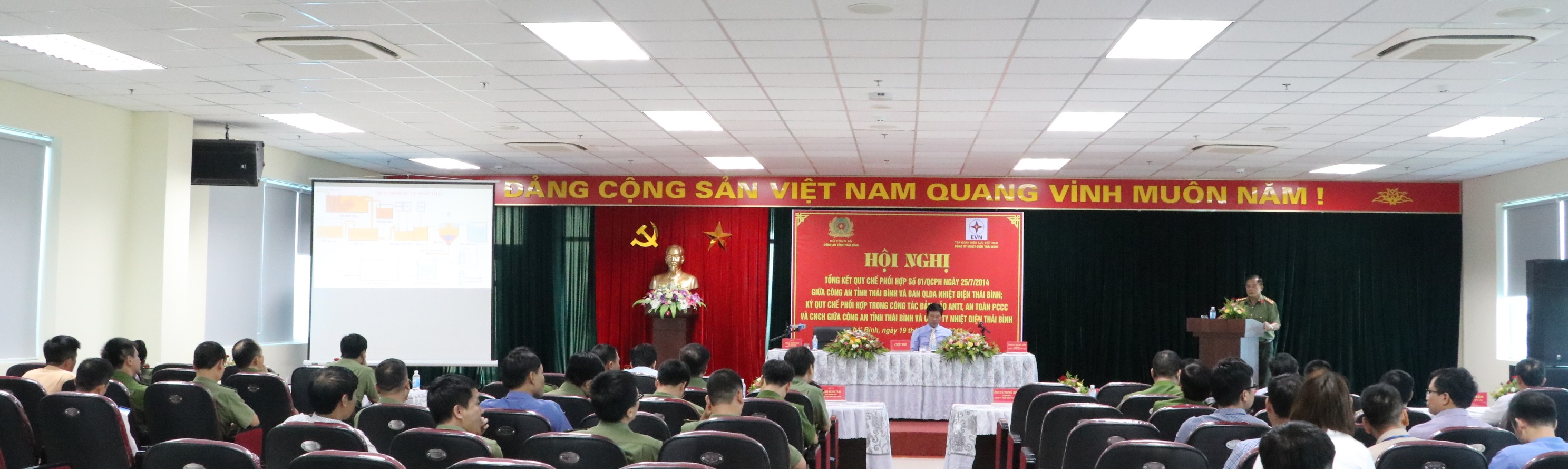 Đại tá Phạm Đình Tâm – Phó Giám đốc Công an tỉnh Thái Bình phát biểu tại Hội Nghị
