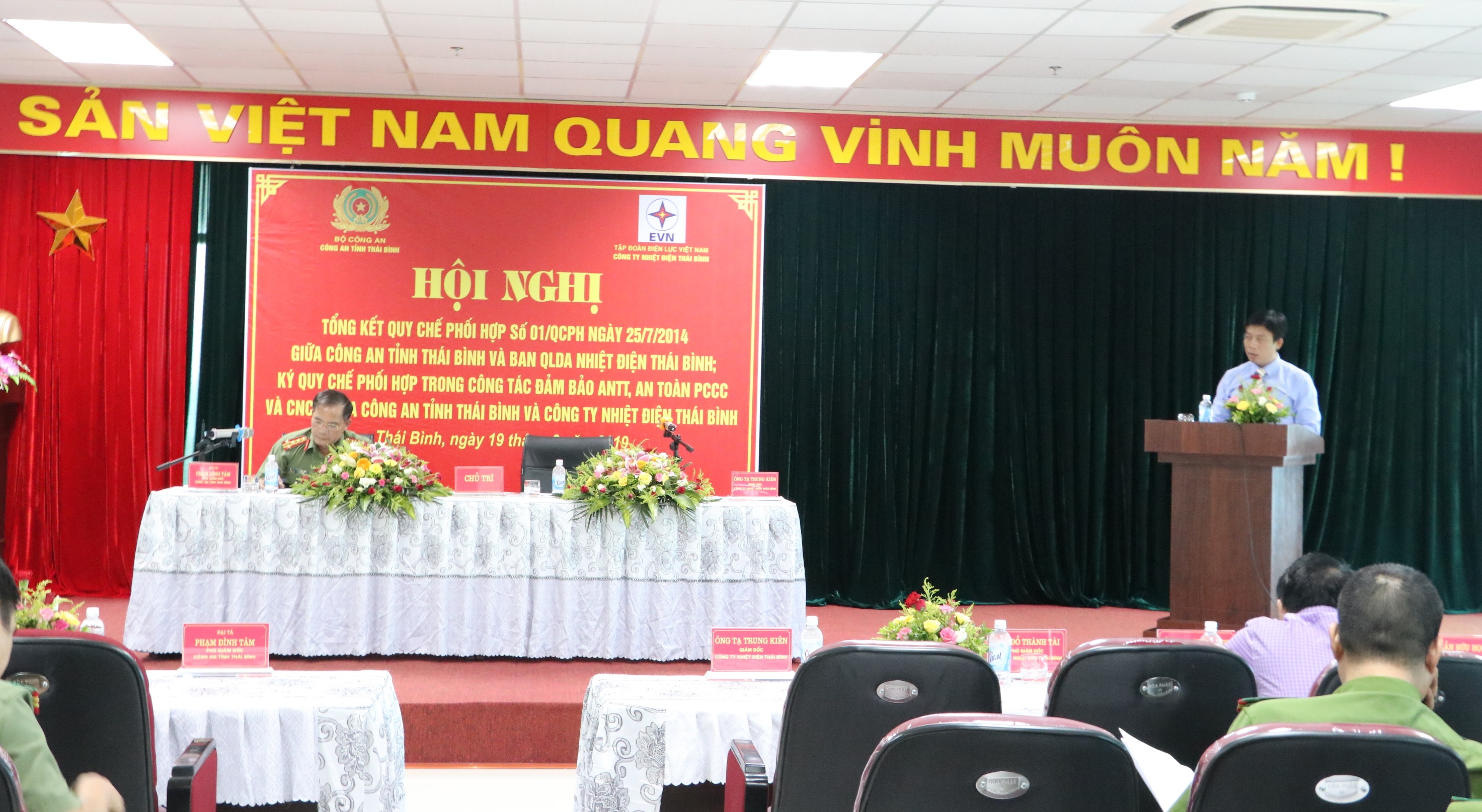 Ông Tạ Trung Kiên – Giám đốc Công ty Nhiệt điện Thái Bình phát biểu tại Hội nghị