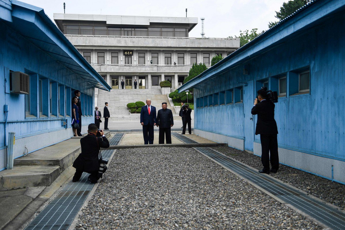 Tổng thống Mỹ Donald Trump đặt chân lên đất Triều Tiên