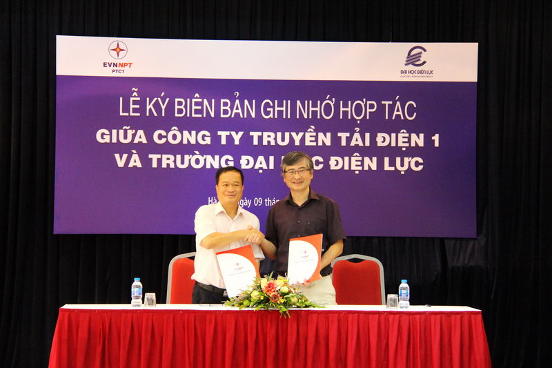 Ông Nguyễn Hữu Long, Phó Giám đốc quản lý điều hành PTC1 & TS. Trương Huy Hoàng, Hiệu trưởng Trường EPU ký biên bản ghi nhớ hợp tác giữa PTC1 và EPU