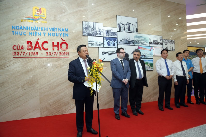 Chủ tịch HĐTV PVN Trần Sỹ Thanh phát biểu khai mạc triển lãm