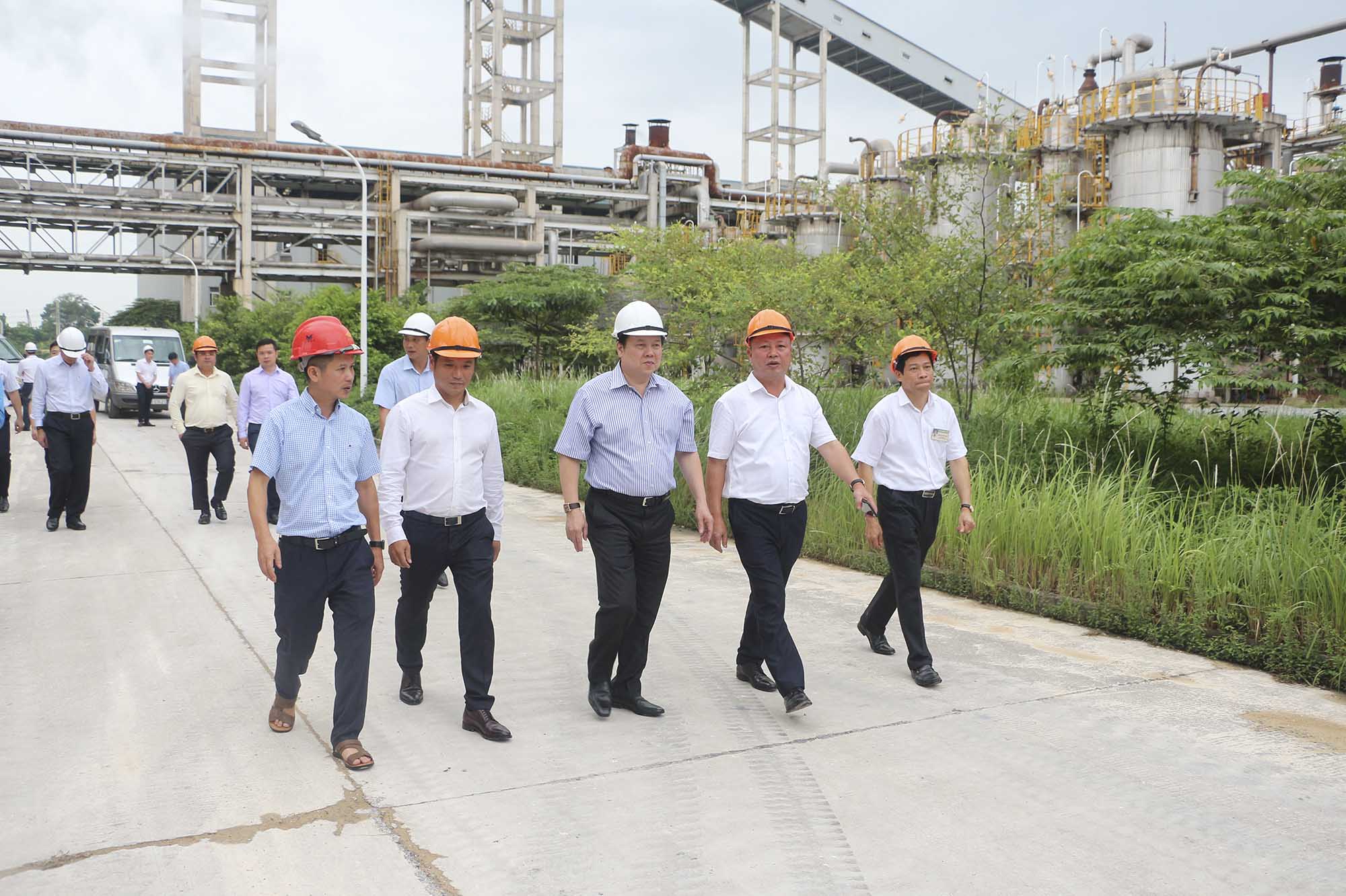 Đoàn công tác Ủy ban Quản lý vốn Nhà nước tại doanh nghiệp và Tập đoàn Hóa chất Việt Nam thăm quan nhà máy Đạm Hà Bắc