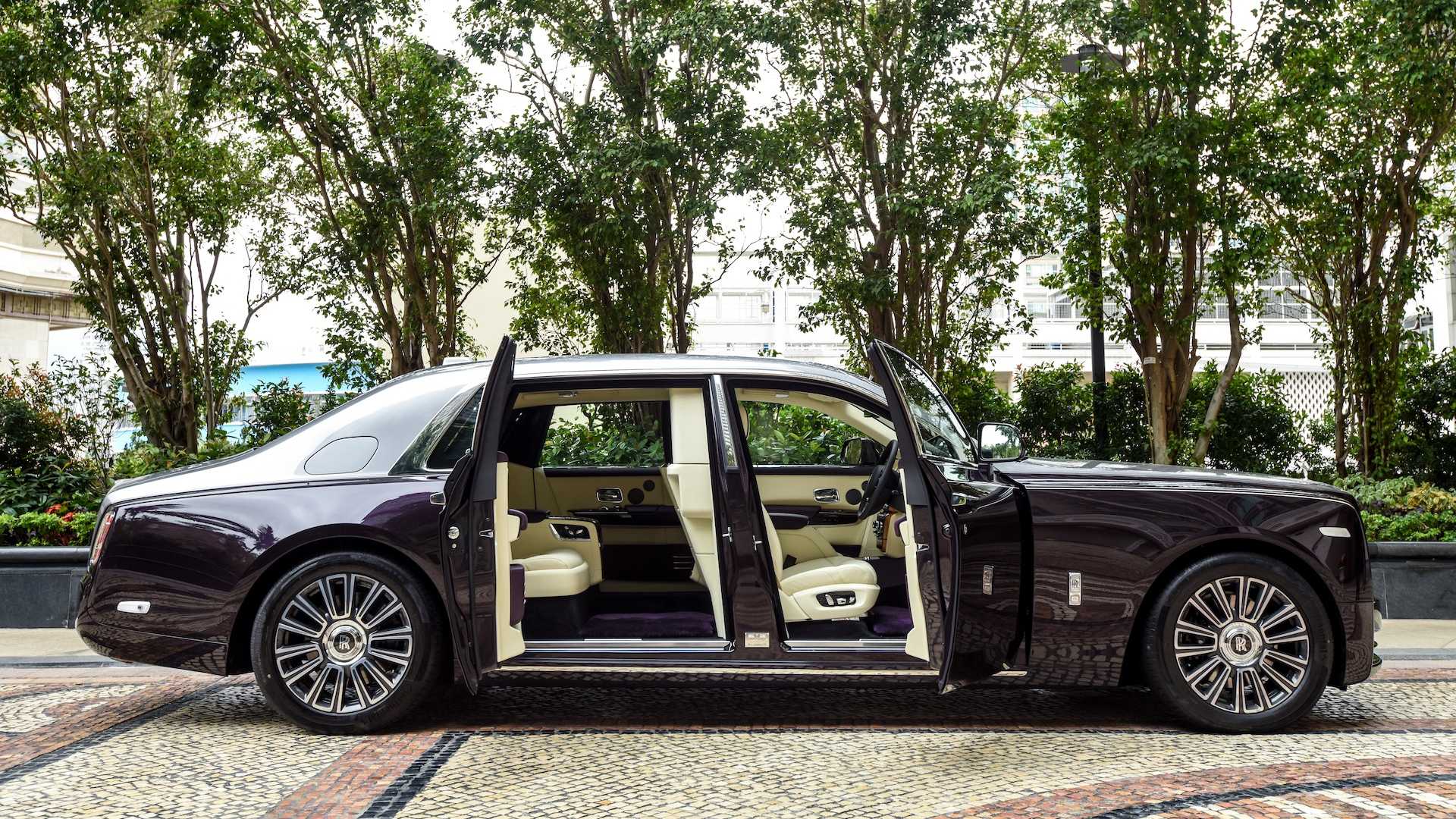 6 passenger Rolls Royce Phantom  Pinnacle Limousine MFG  Facebook