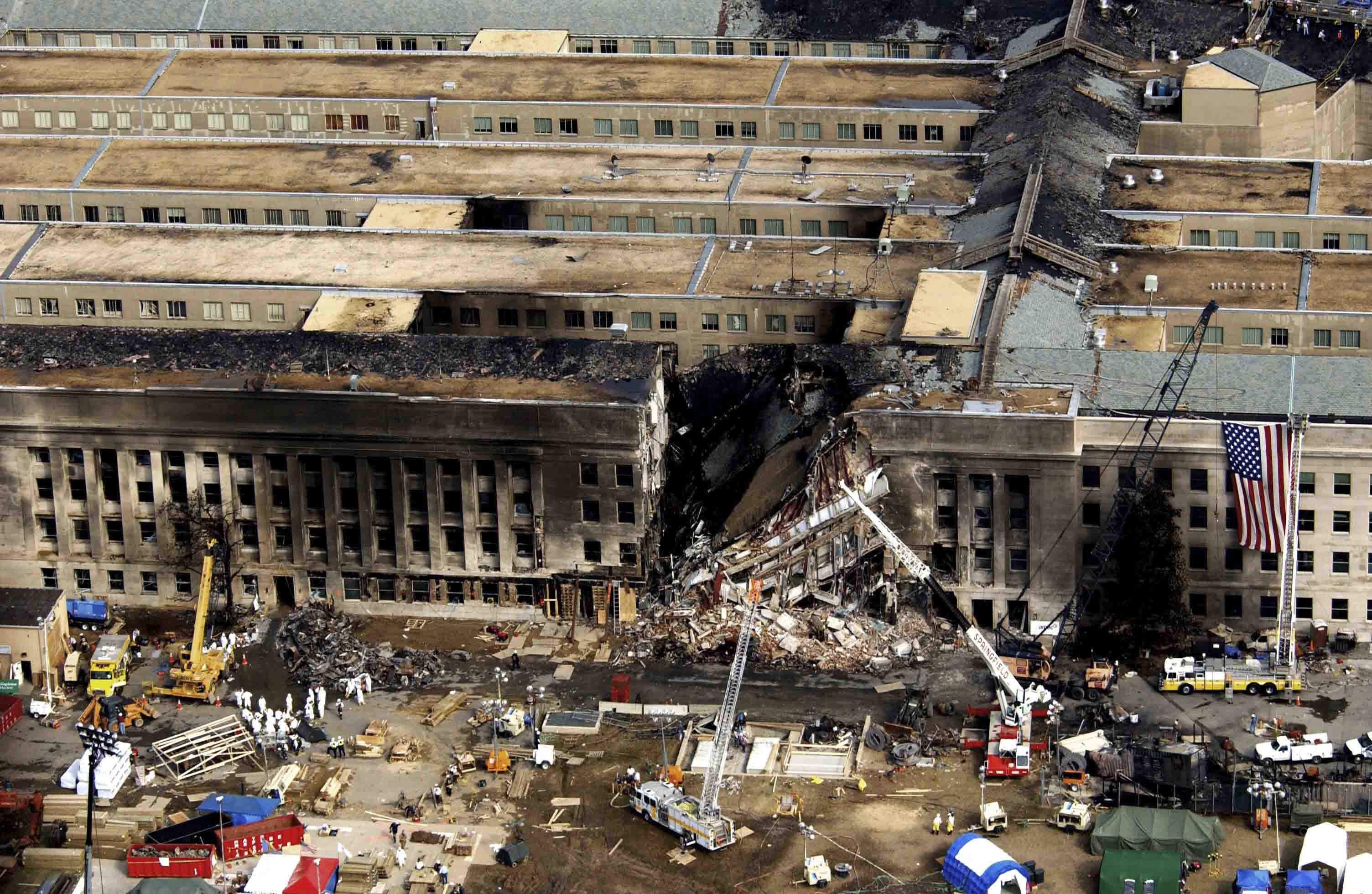 Nỗ lực cứu hộ tại Lầu Năm Góc sau vụ tấn công khủng bố 11/9
