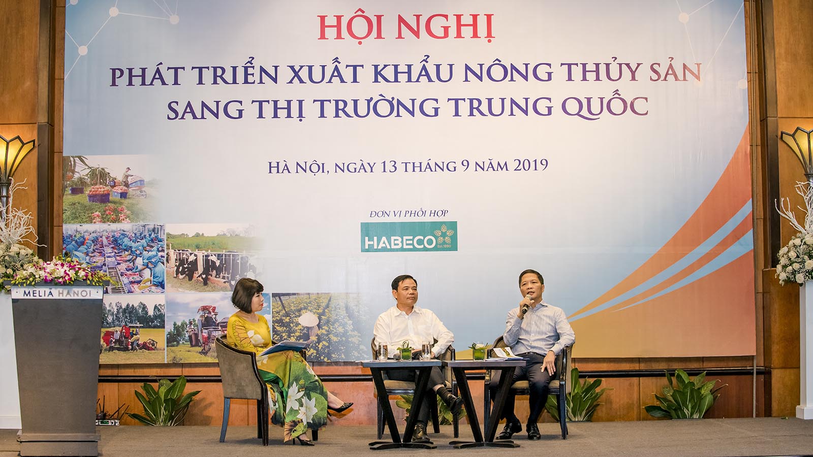 Bộ trưởng Trần Tuấn Anh và Bộ trưởng Nguyễn Xuân Cường giải đáp các thắc mắc của doanh nghiệp về xuất khẩu nông thủy sản sang thị trường Trung Quốc
