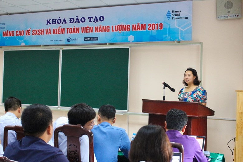 Bà Nguyễn Thị Lâm Giang – Vụ trưởng Vụ tiết kiệm năng lượng và Phát triển bền vững (Bộ Công Thương)