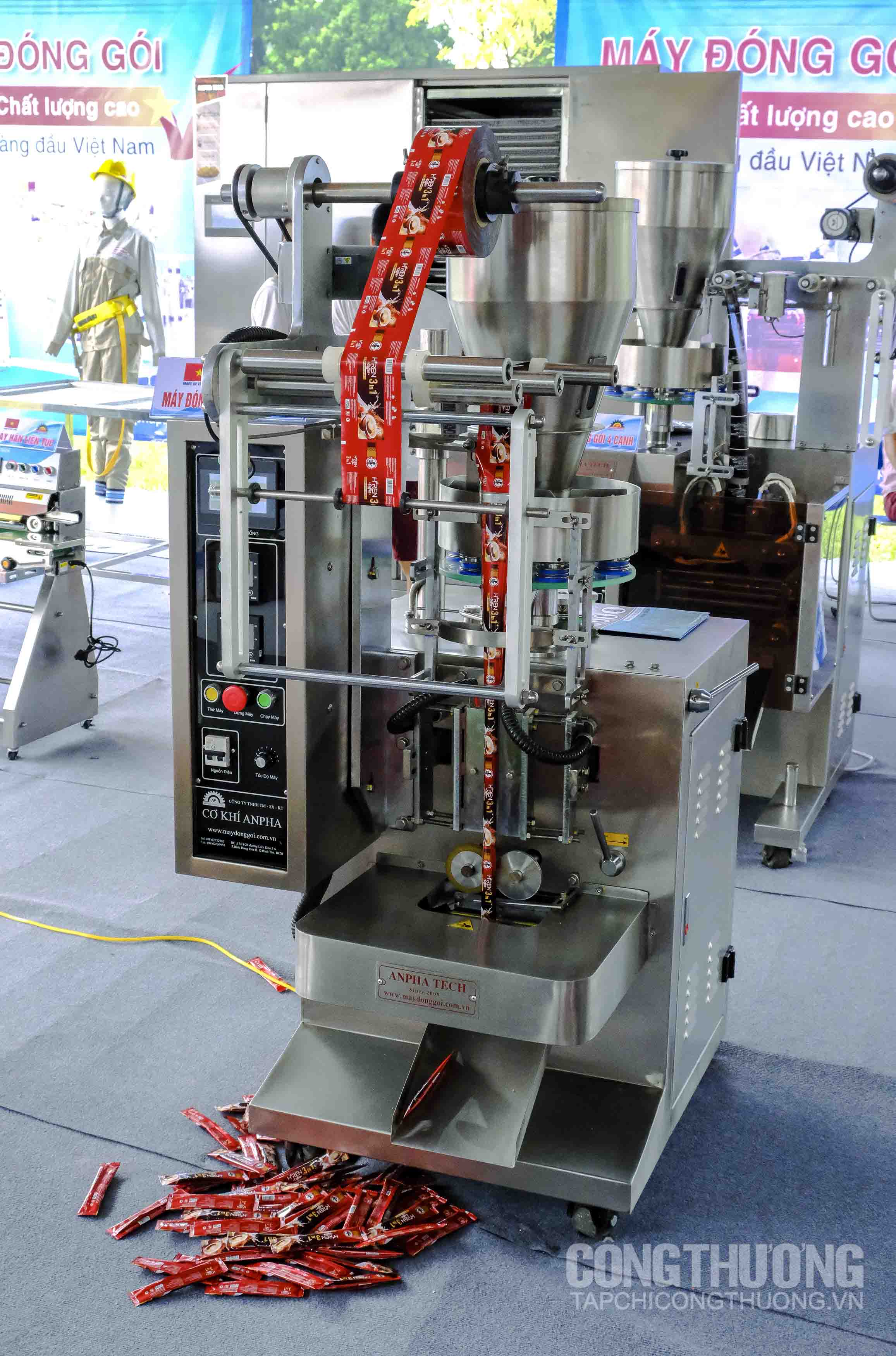 Một số loại máy móc, thiết bị được giới thiệu tại Triển lãm hội chợ hàng công nghiệp nông thôn tiêu biểu năm 2019
