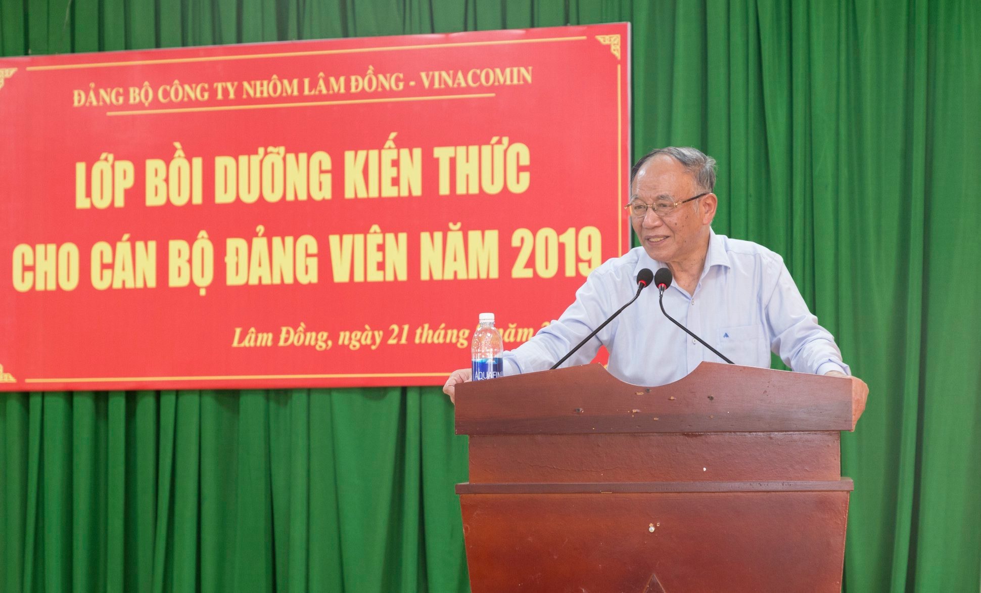 Giáo sư. TS Hoàng Chí Bảo truyền đạt tại Hội nghị