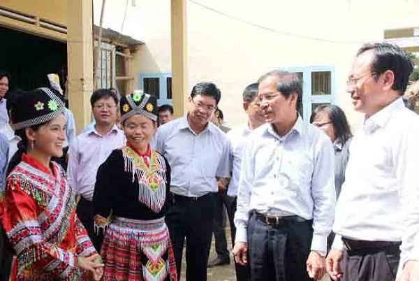 Lãnh đạo tỉnh Lâm Đồng thăm hỏi bà con dân tộc thiểu số huyện 30a Đam Rông.