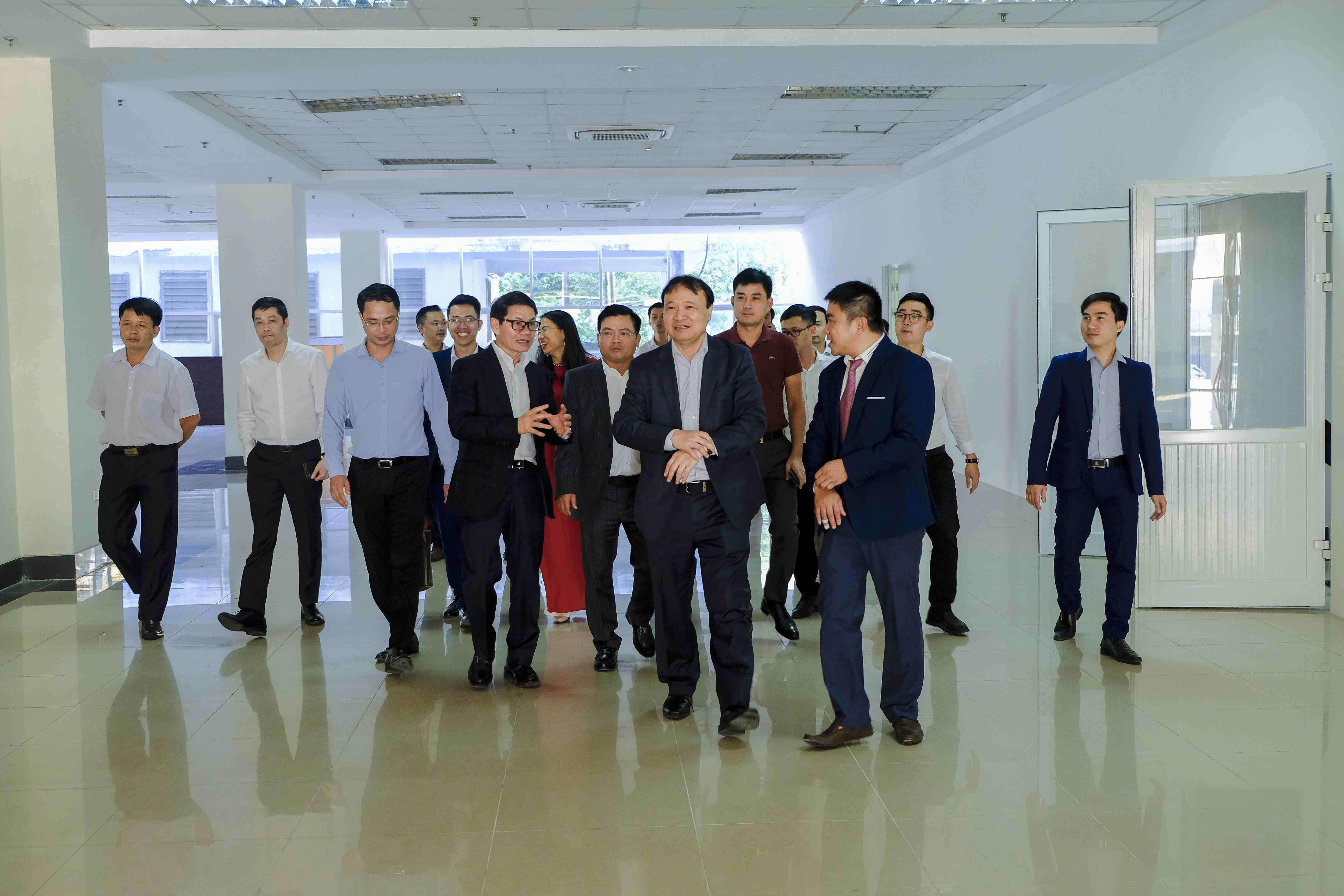 Khai trương Trung tâm hỗ trợ phát triển công nghiệp đầu tiên của Việt Nam