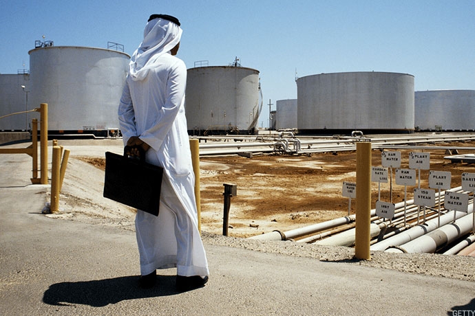 Anoush Ehteshami, giáo sư Đại học Durham (Anh), nói với AFP: “Các cơ sở dầu khí dễ bị tổn thương trước mọi loại tấn công. Các cường quốc dầu khí quốc tế cũng bất lực trong bảo vệ những cơ sở sản xuất dầu của họ”.