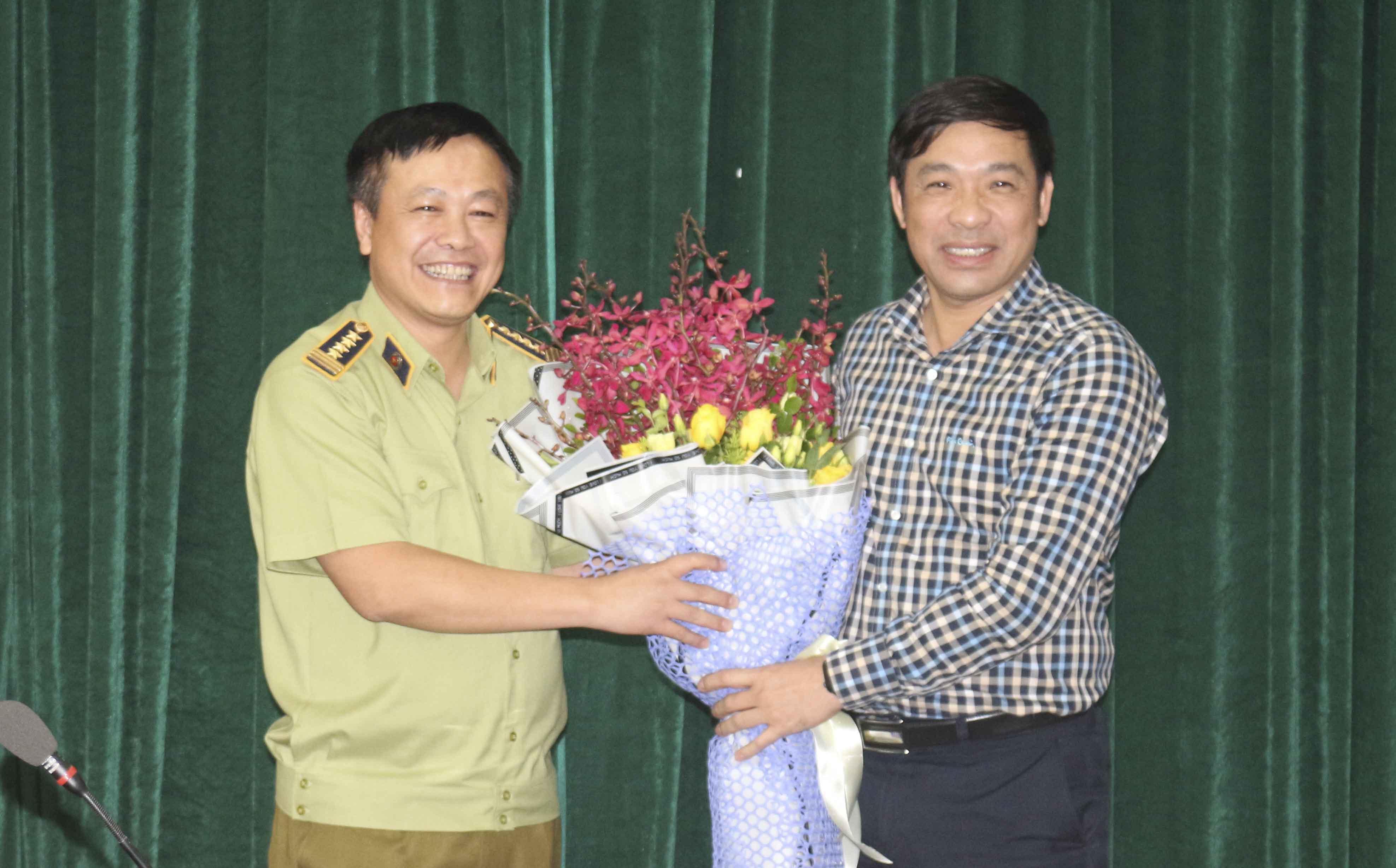 Chánh Thanh tra Bộ Lê Việt Long chúc mừng tân Phó Tổng Cục trưởng